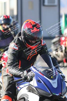 media/Dec-01-2025-Moto Forza (Mon) [[2daa91e15f]]/4-Around the Pits/